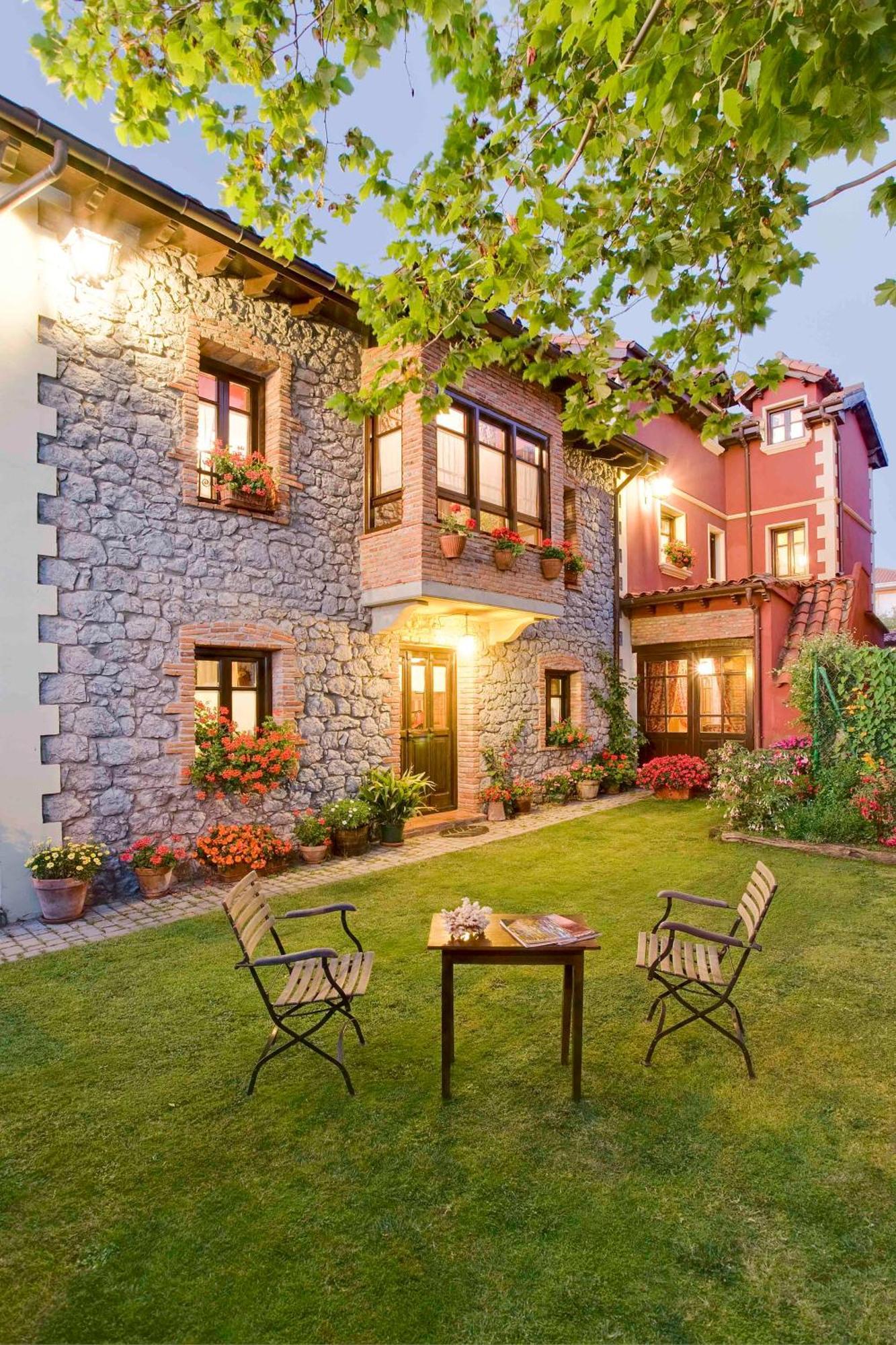 Posada De Pedrena Exterior photo